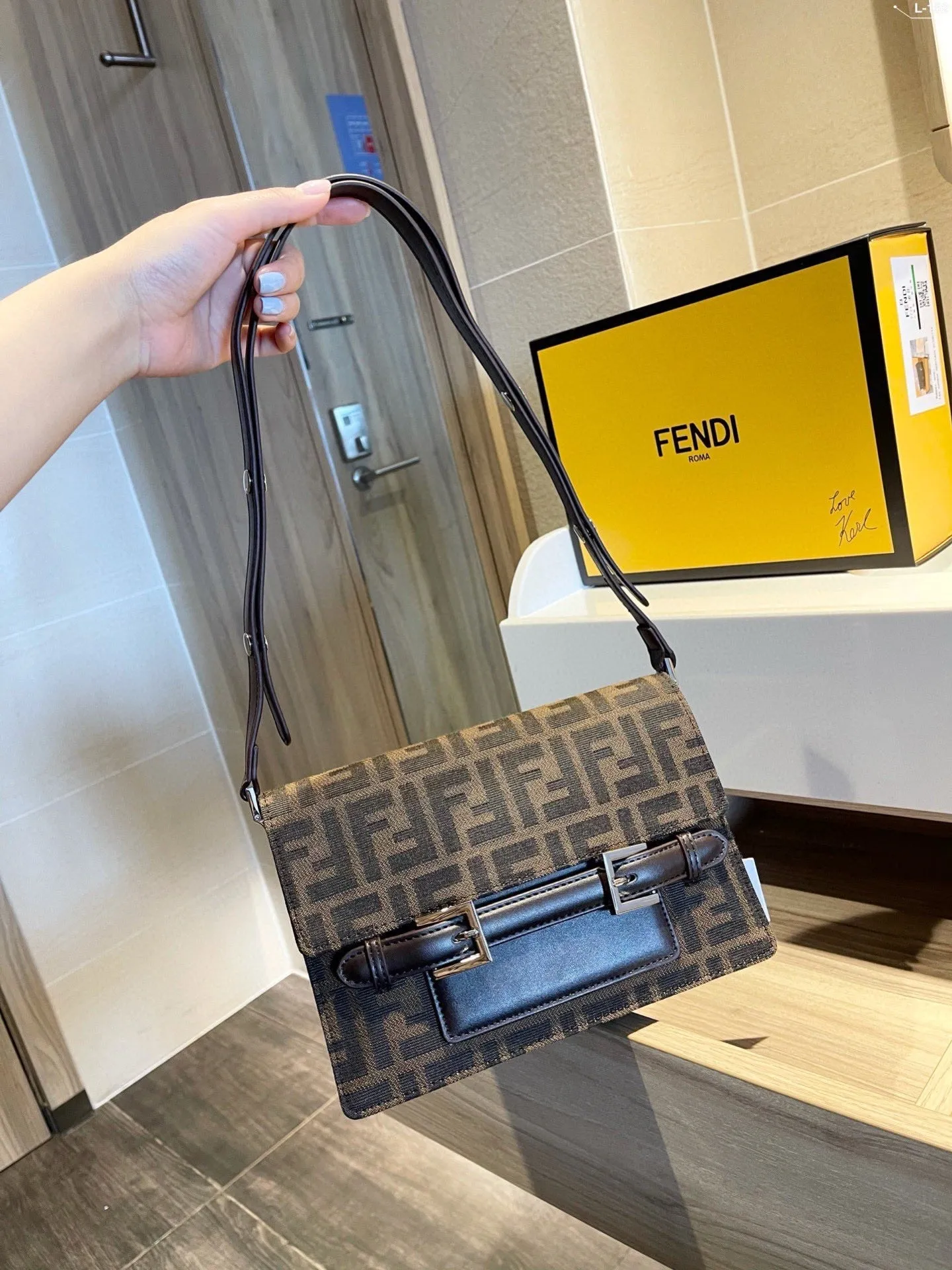 Designer Handbags FD 211