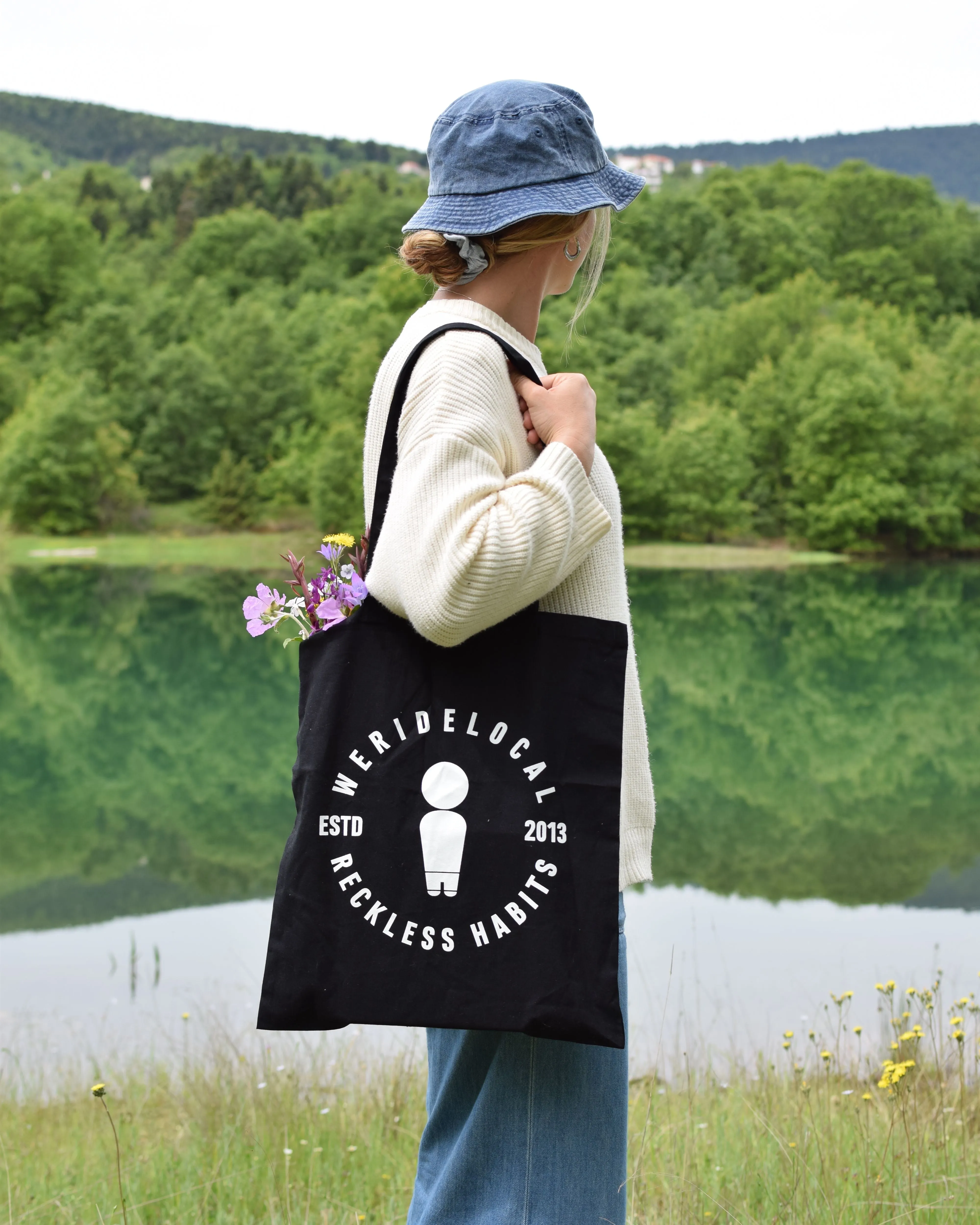 Emblem Tote Bag Black