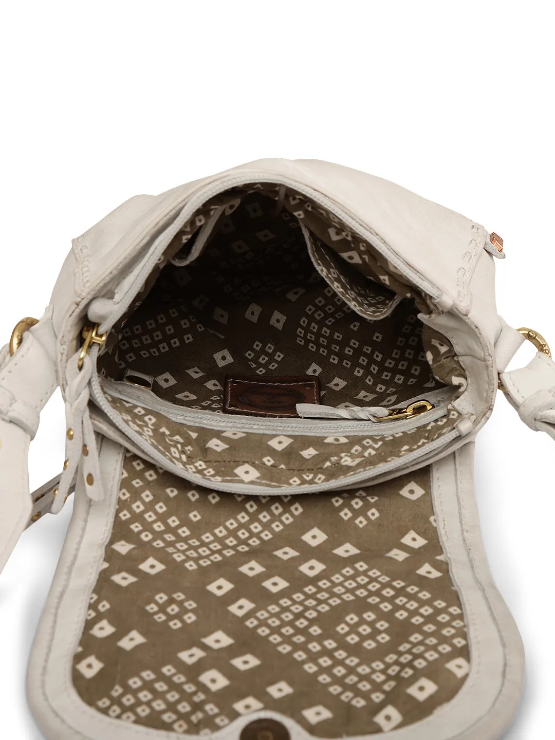 Floral Bliss: White Leather Crossbody bag with Flower Embroidery