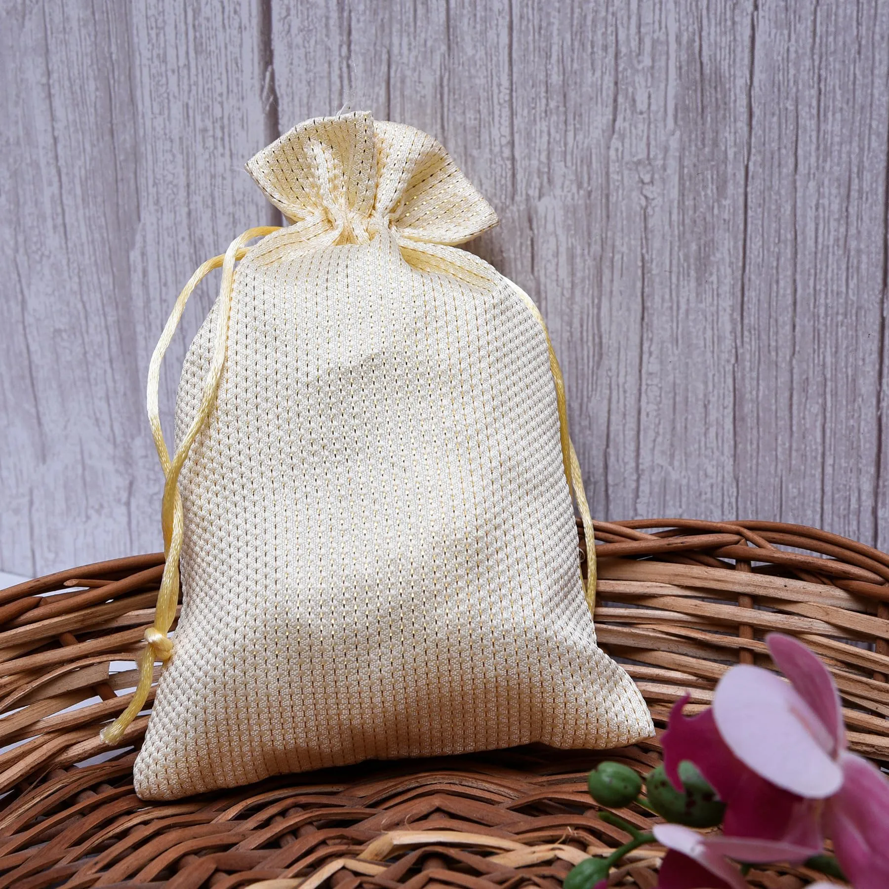 Kuber Industries Potli|Jari Silk Wedding Potli|Drawstring Closure Potli|Wallet Potli|Christmas Gift Potli|Baby Shower Potli|Traditional Shagun Potli|9x12 Inch|Large|Pack of 6|Cream