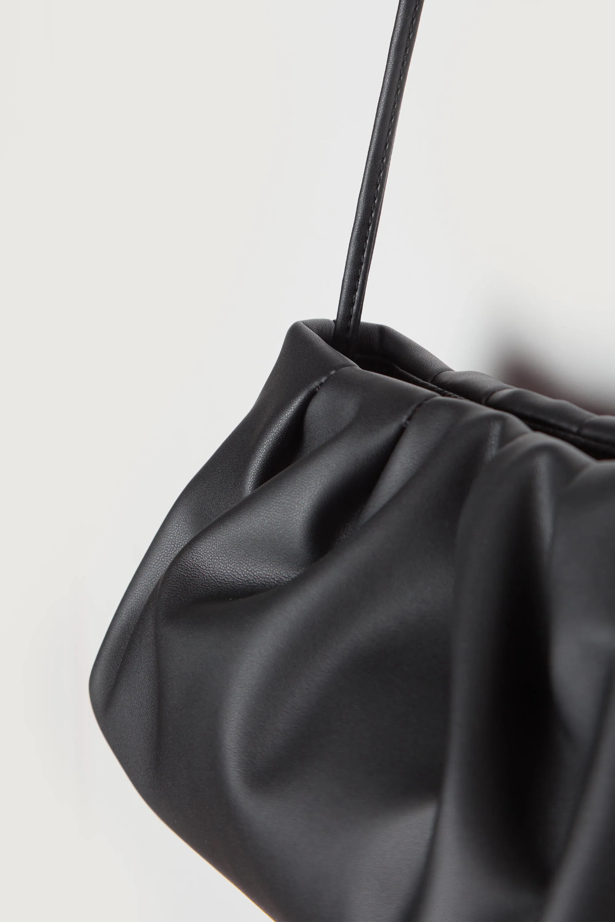 SCRUNCH TOP CLUTCH