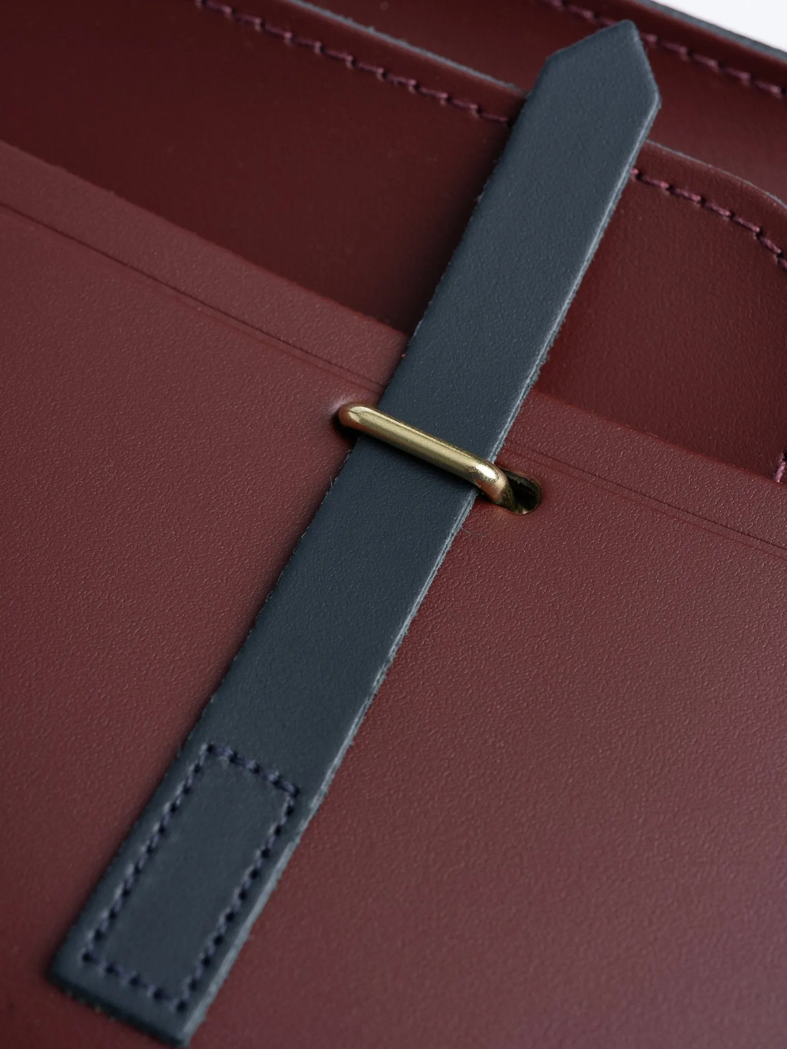 The Messenger - Oxblood & Navy