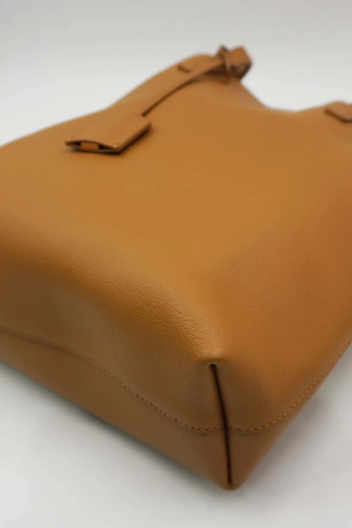 Toy N/s Avec Tass Shopping Tote Tan